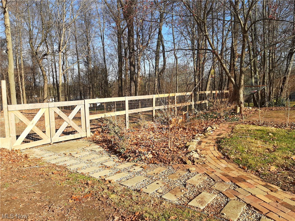 2525 Reimer Road Wadsworth, OH 44281 - Photo 6 of 50 Fenced area off of the outbuildings