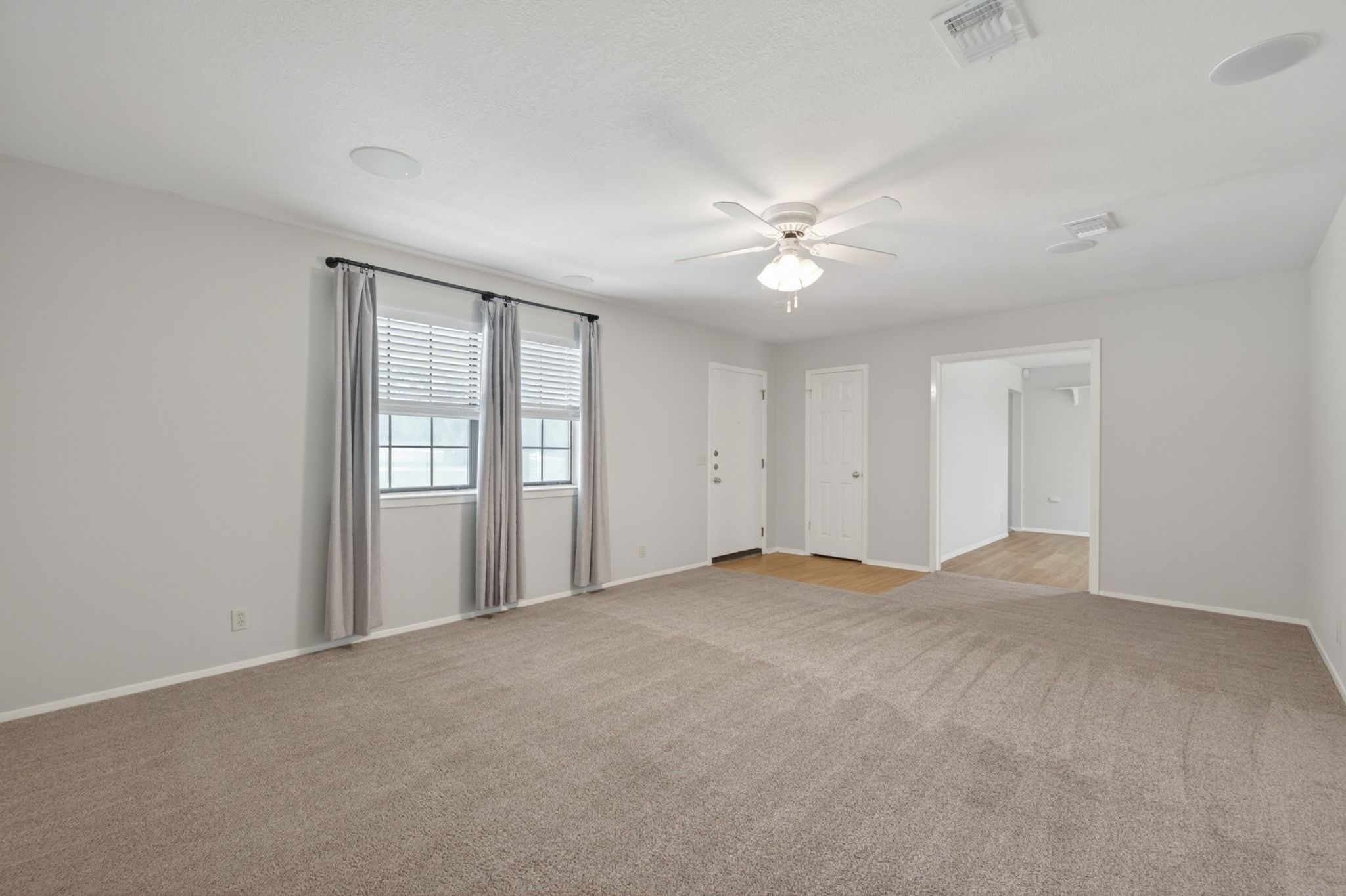 615 Old Manchaca Road Austin, TX 78748 - Photo 4 of 40