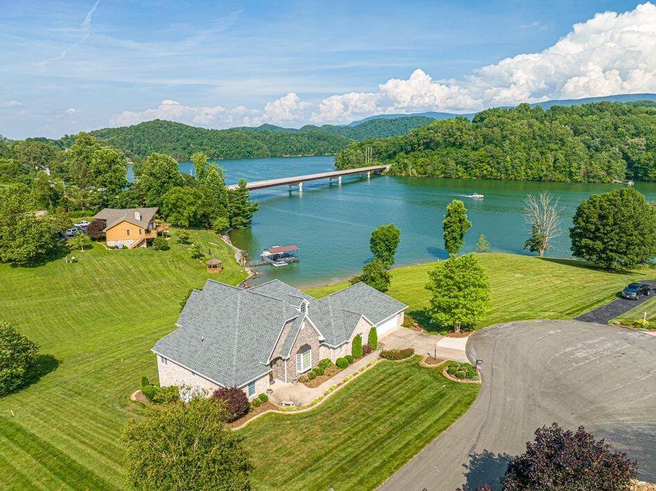 21579 Moonlight Bay Road Abingdon, VA 24211 - Photo 4 of 46 Good Afternoon from the Lake
