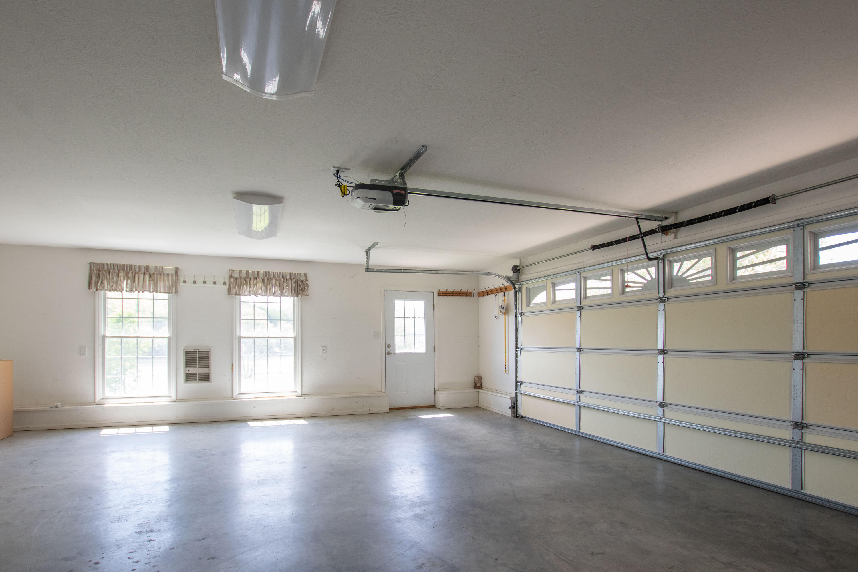 21579 Moonlight Bay Road Abingdon, VA 24211 - Photo 41 of 46 Garage