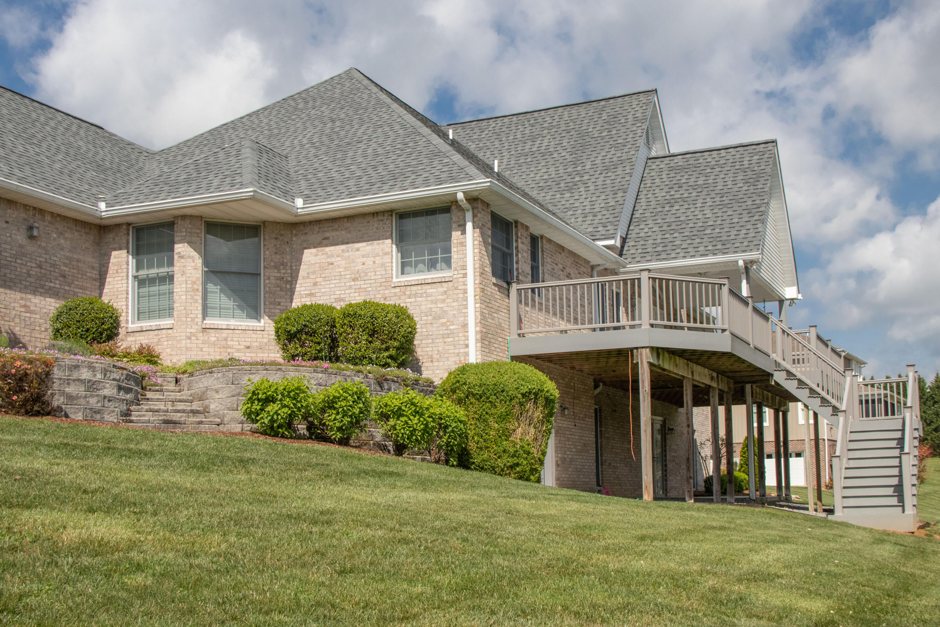 21579 Moonlight Bay Road Abingdon, VA 24211 - Photo 8 of 46 Brick House with New Deck
