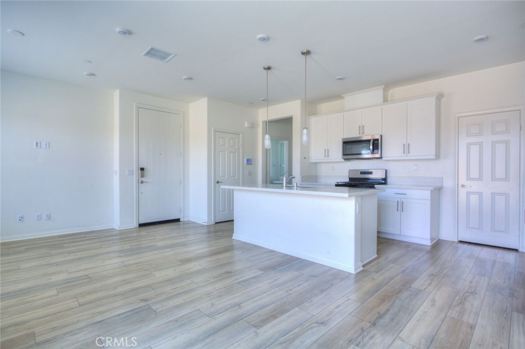 202 Bonita Lane Rialto, CA 92376 - Photo 10 of 43