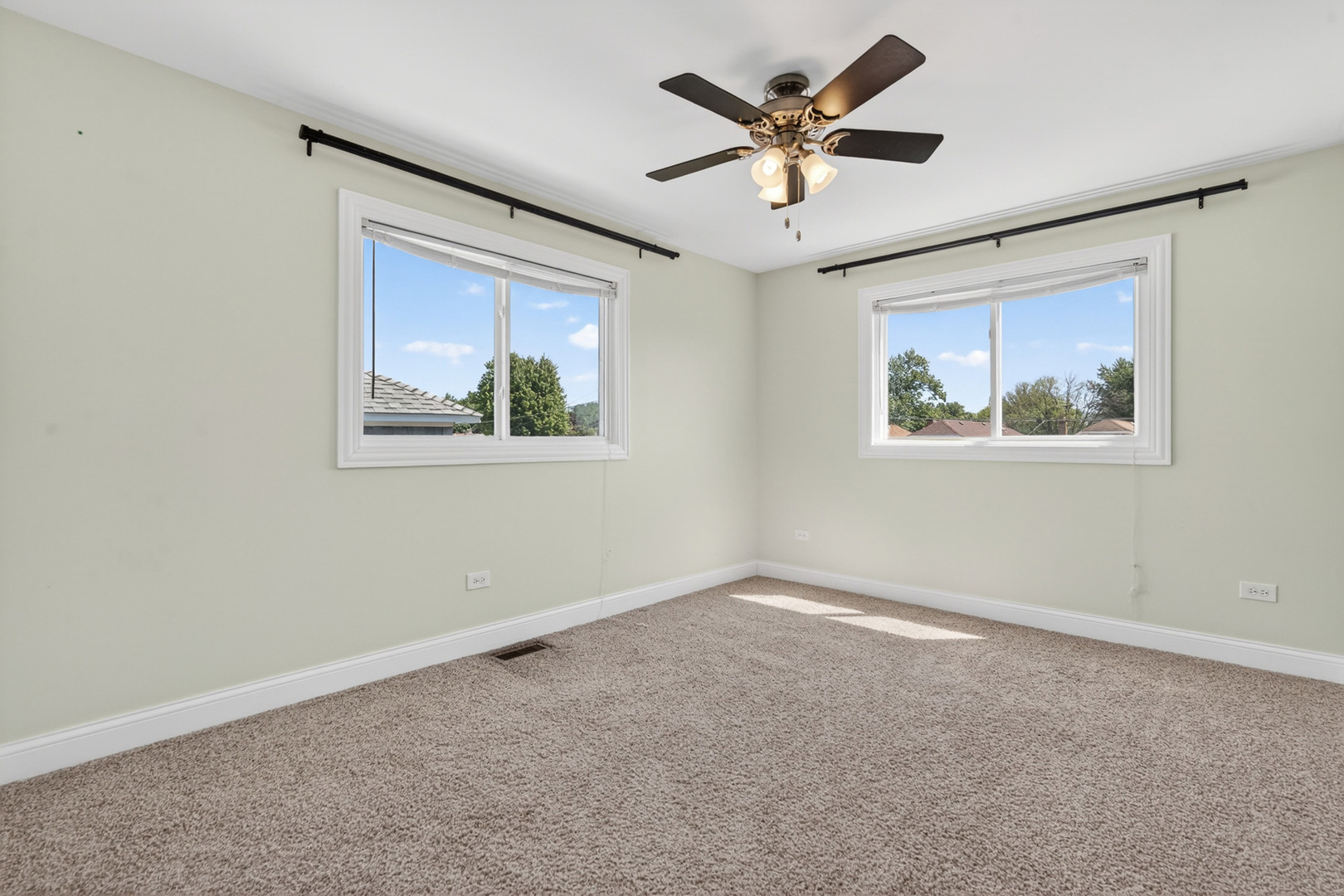3741 Clinton Avenue Berwyn, IL 60402 - Photo 20 of 34
