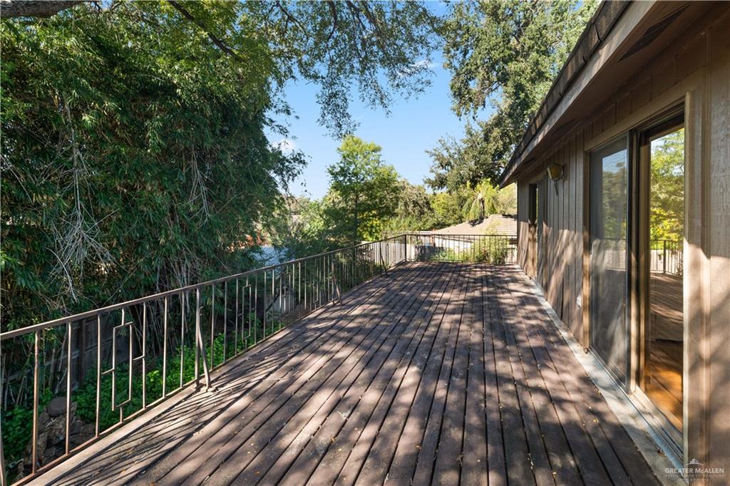 1113 Xanthisma Avenue McAllen, TX 78504 - Photo 22 of 30 View of wooden deck
