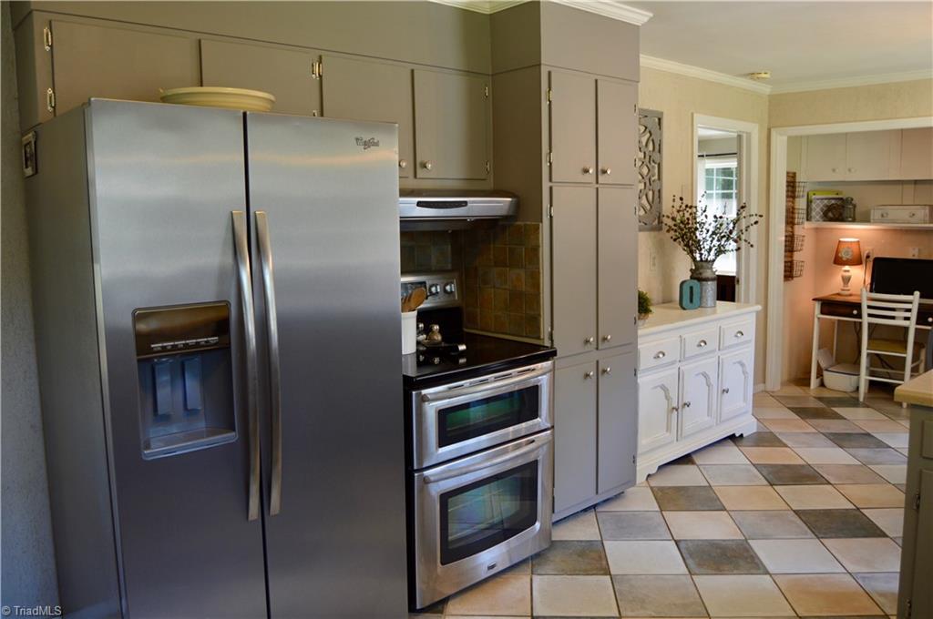 3300 North Rockingham Road Greensboro, NC 27407 - Photo 8 of 30 Gallery Image 8