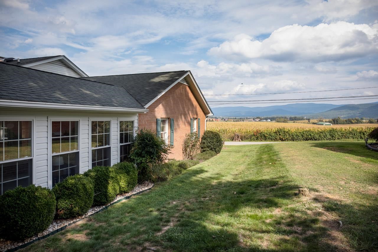 412 Honeysuckle Road Elkton, VA 22827 - Photo 33 of 51 Gallery Image 33