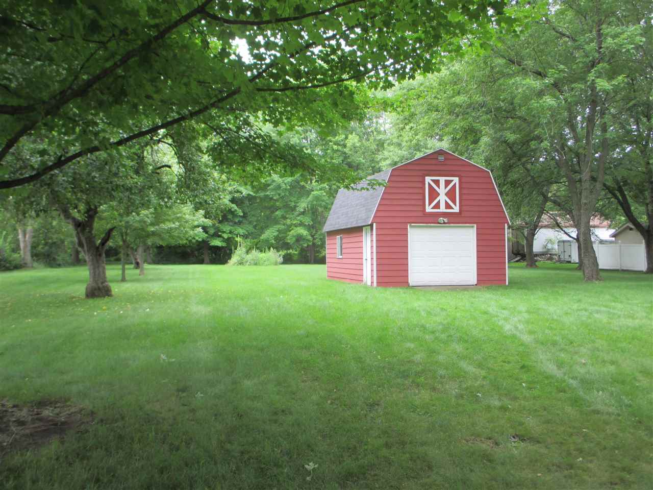 8243 Coldwater Road Flushing, MI 48433 - Photo 19 of 22 50049315-18.JPG