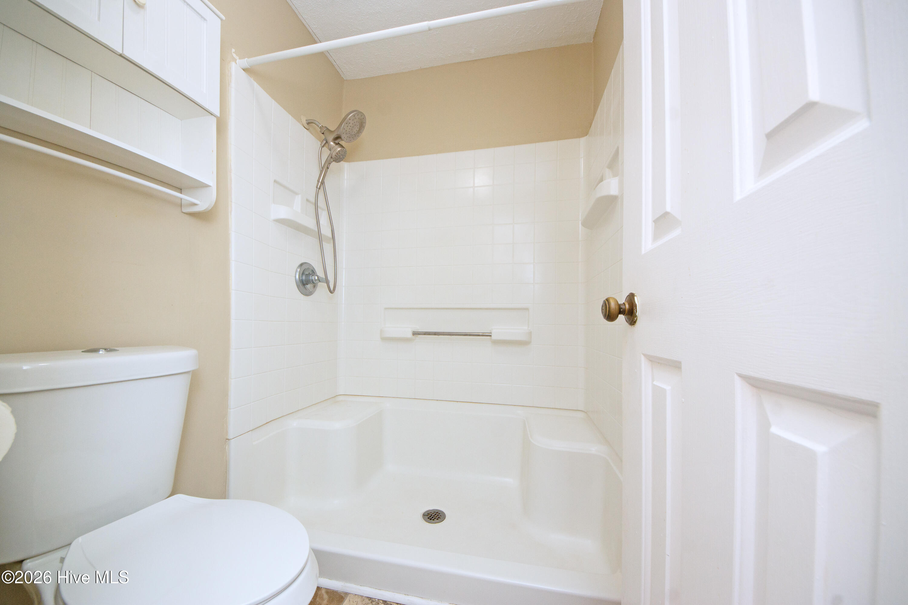 186 Raintree Circle Jacksonville, NC 28540 - Photo 24 of 30 Primary Bath