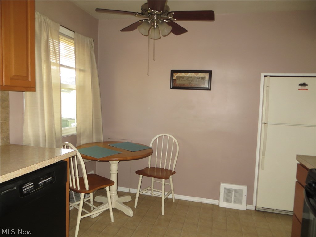 29929 Elgin Road Wickliffe, OH 44092 - Photo 12 of 32 Gallery Image 12