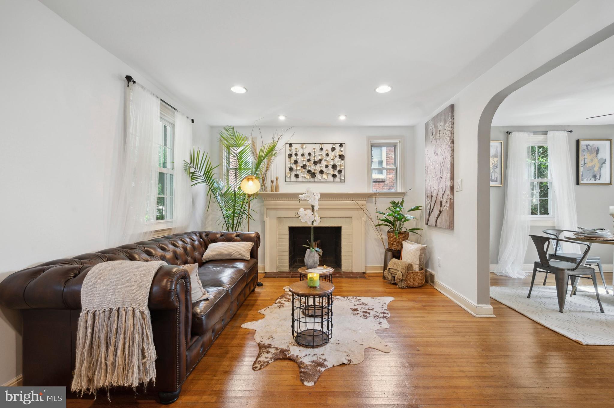 22 Trent Road Wynnewood, PA 19096 - Photo 4 of 41 Spacious Living Room