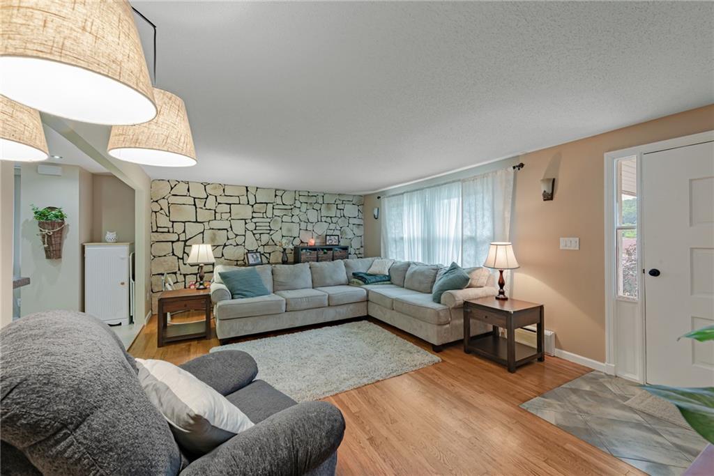 228 Hazel Road Pittsburgh, PA 15235 - Photo 4 of 22 Gallery Image 4