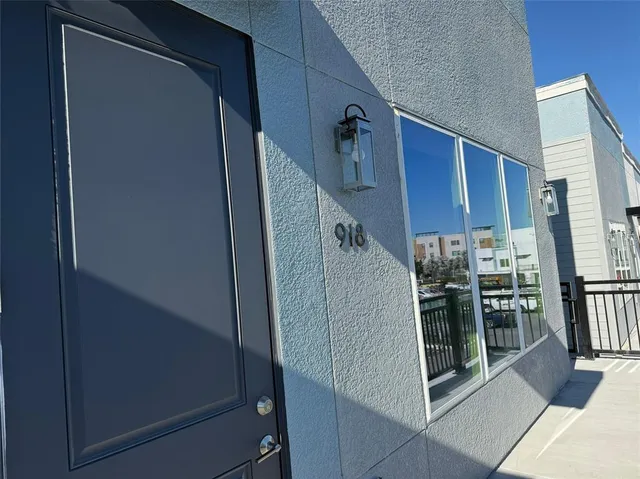 a view of entryway and hall