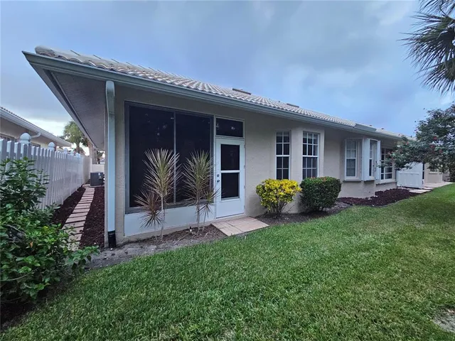 a view of outdoor space yard and porch