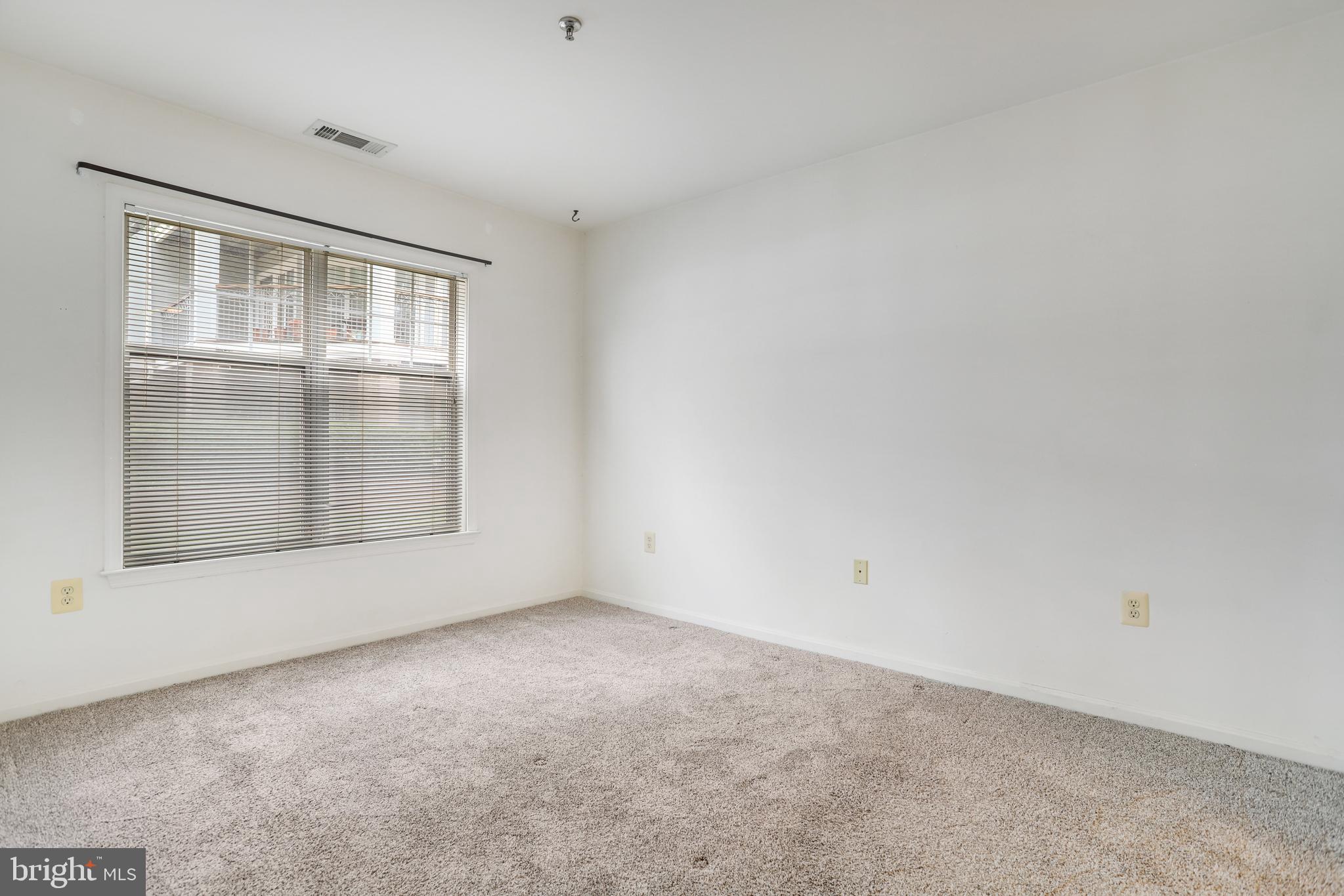 5575 Seminary Road, Unit 104 Falls Church, VA 22041 - Photo 11 of 30 PRIMARY BEDROOM