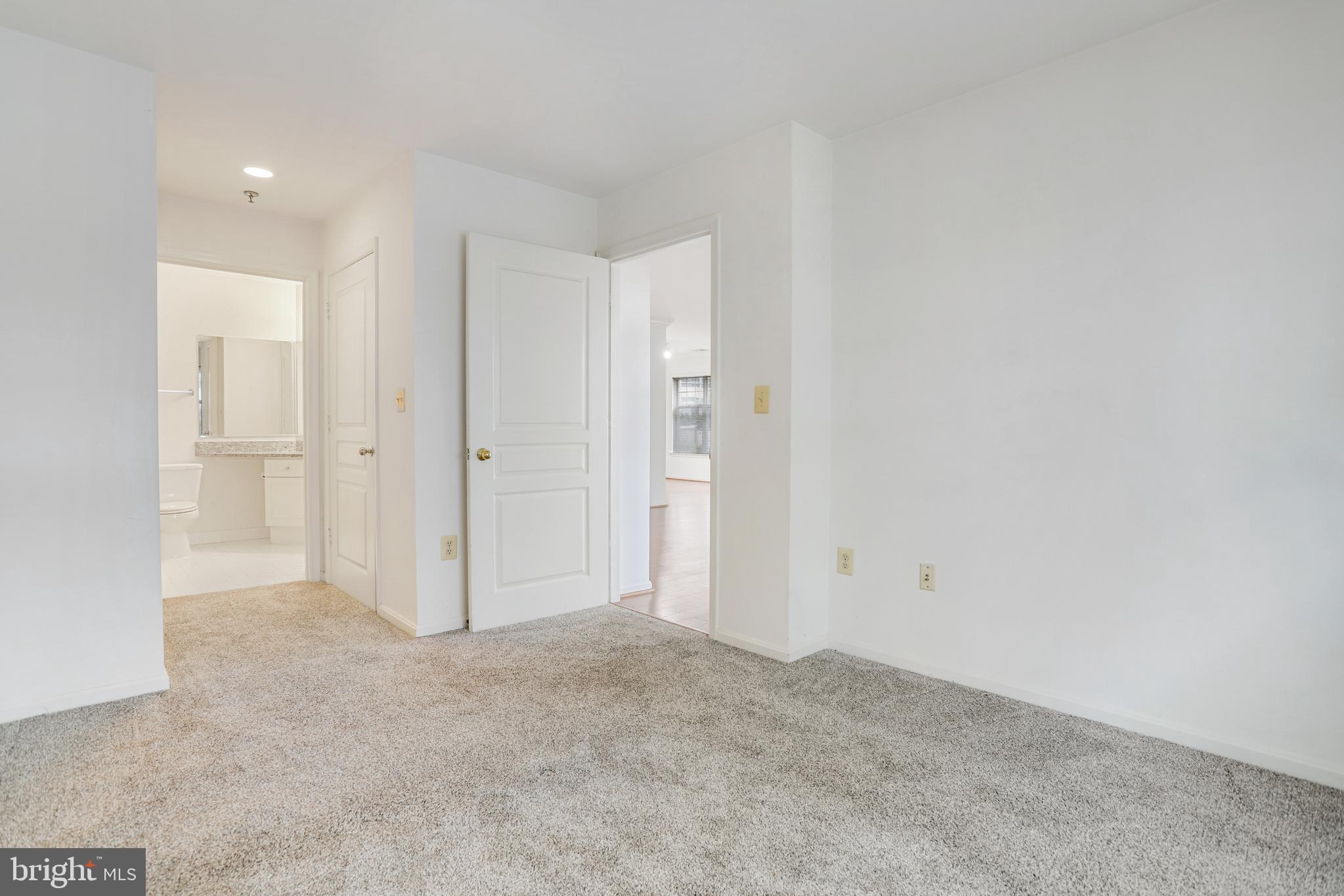 5575 Seminary Road, Unit 104 Falls Church, VA 22041 - Photo 12 of 30