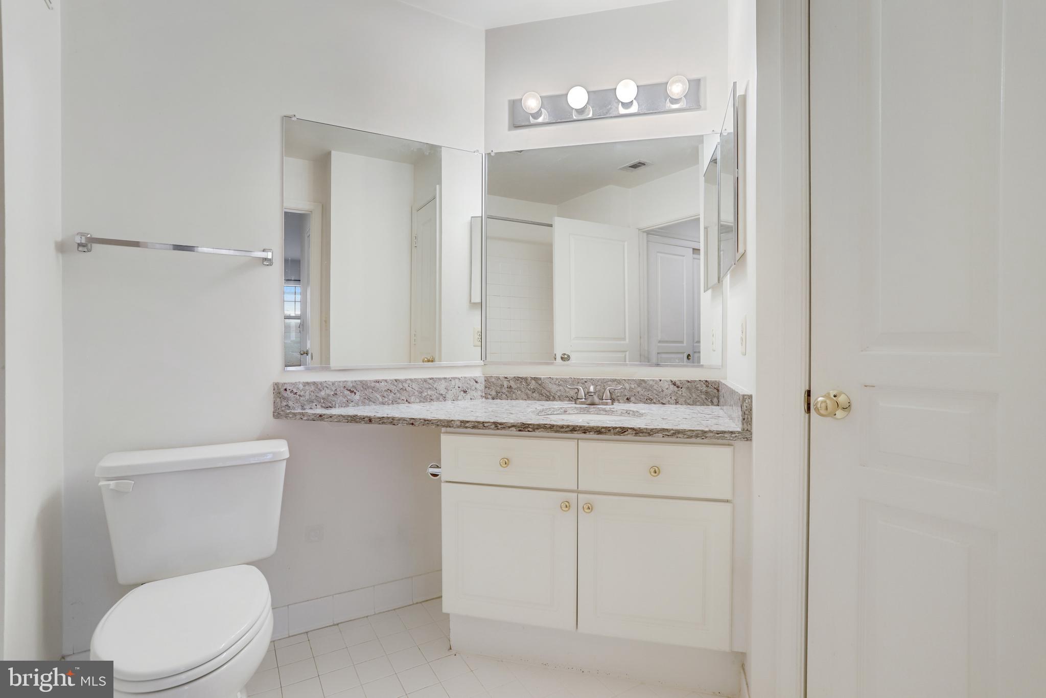 5575 Seminary Road, Unit 104 Falls Church, VA 22041 - Photo 14 of 30 PRIMARY BATH