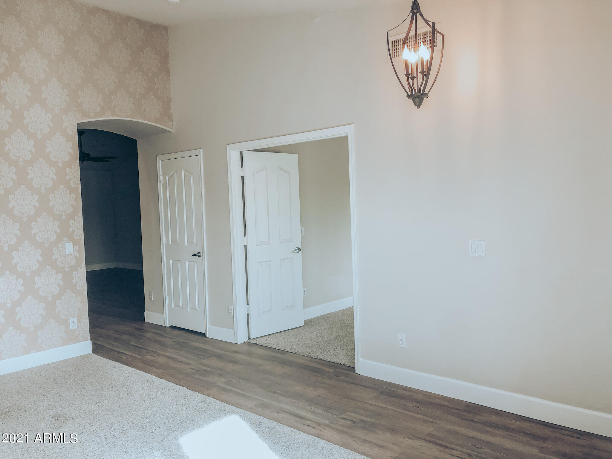 4704 East Rowel Road Phoenix, AZ 85050 - Photo 5 of 22 11670DF4-7216-4AED-9129-A3B00ADF8AAD