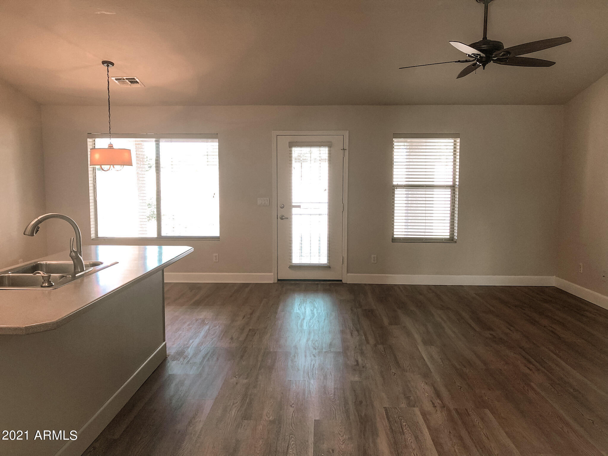 4704 East Rowel Road Phoenix, AZ 85050 - Photo 7 of 22 010CC5B1-93B4-452F-AFAB-B16D825158A8