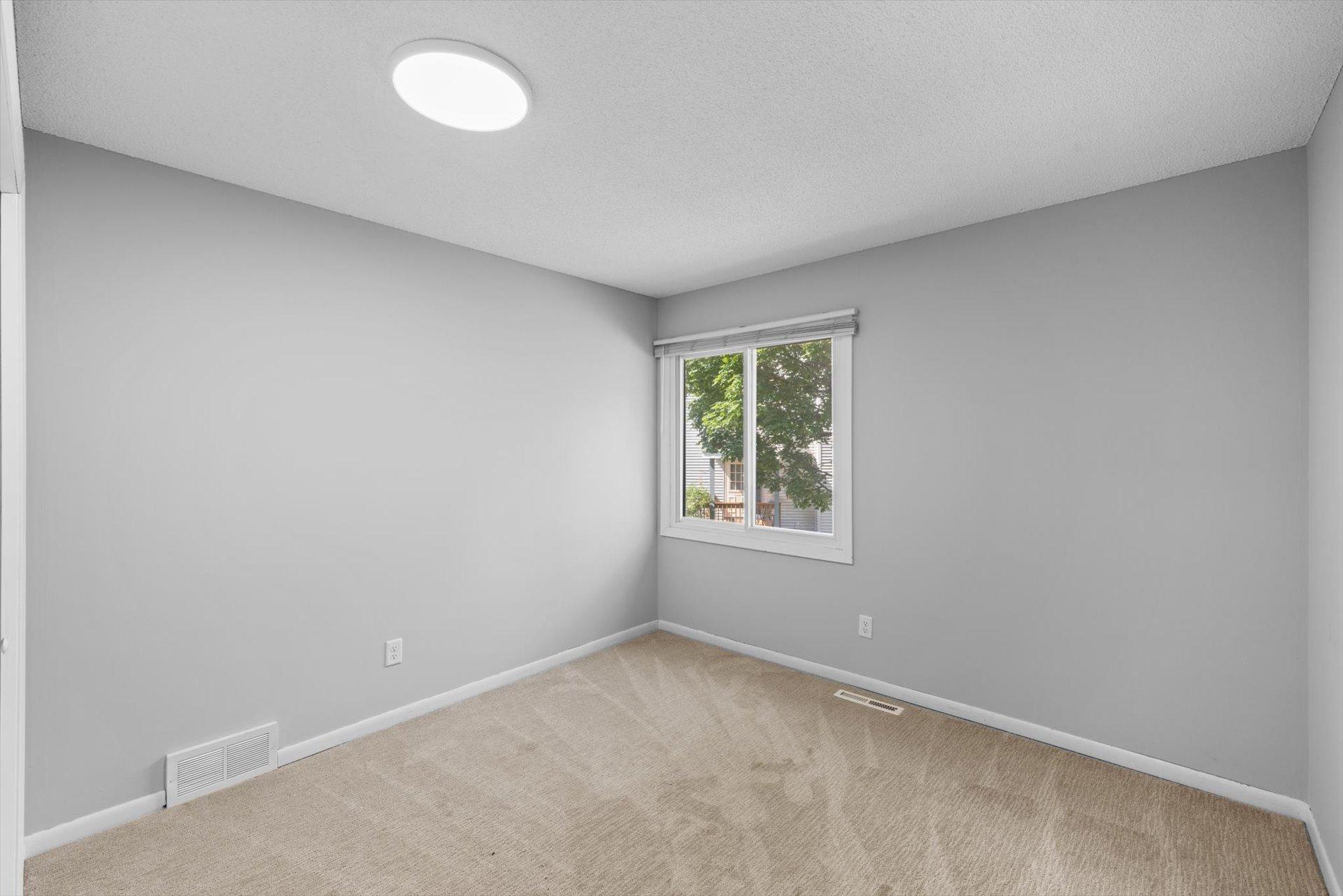 7405 Scot Terrace Eden Prairie, MN 55346 - Photo 5 of 29