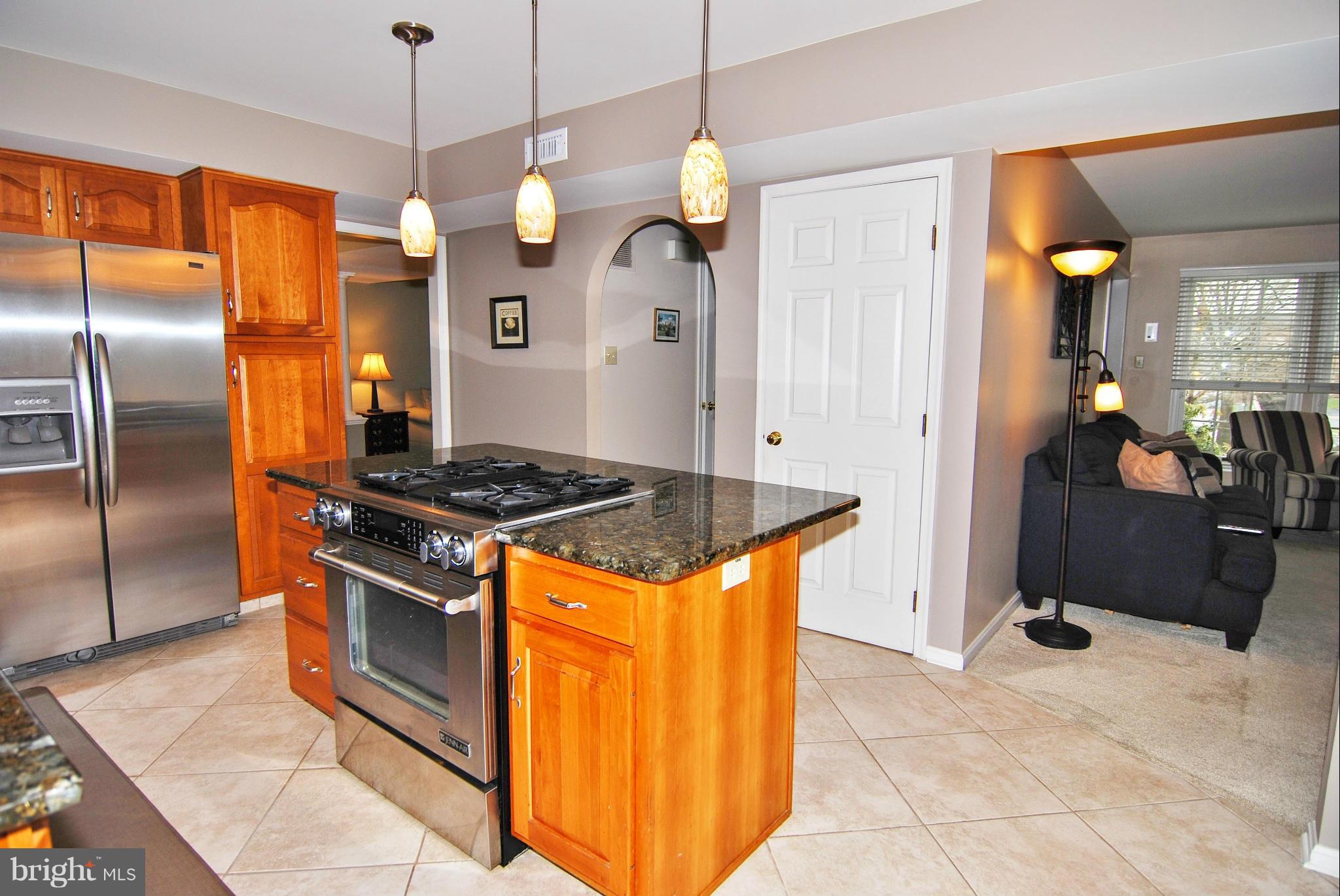 2216 Banner Hill Road Frederick, MD 21702 - Photo 2 of 30 Kitchen