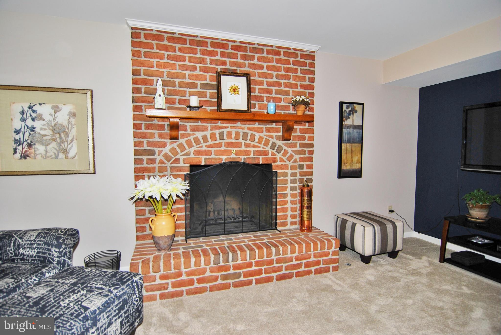 2216 Banner Hill Road Frederick, MD 21702 - Photo 11 of 30 Family Room