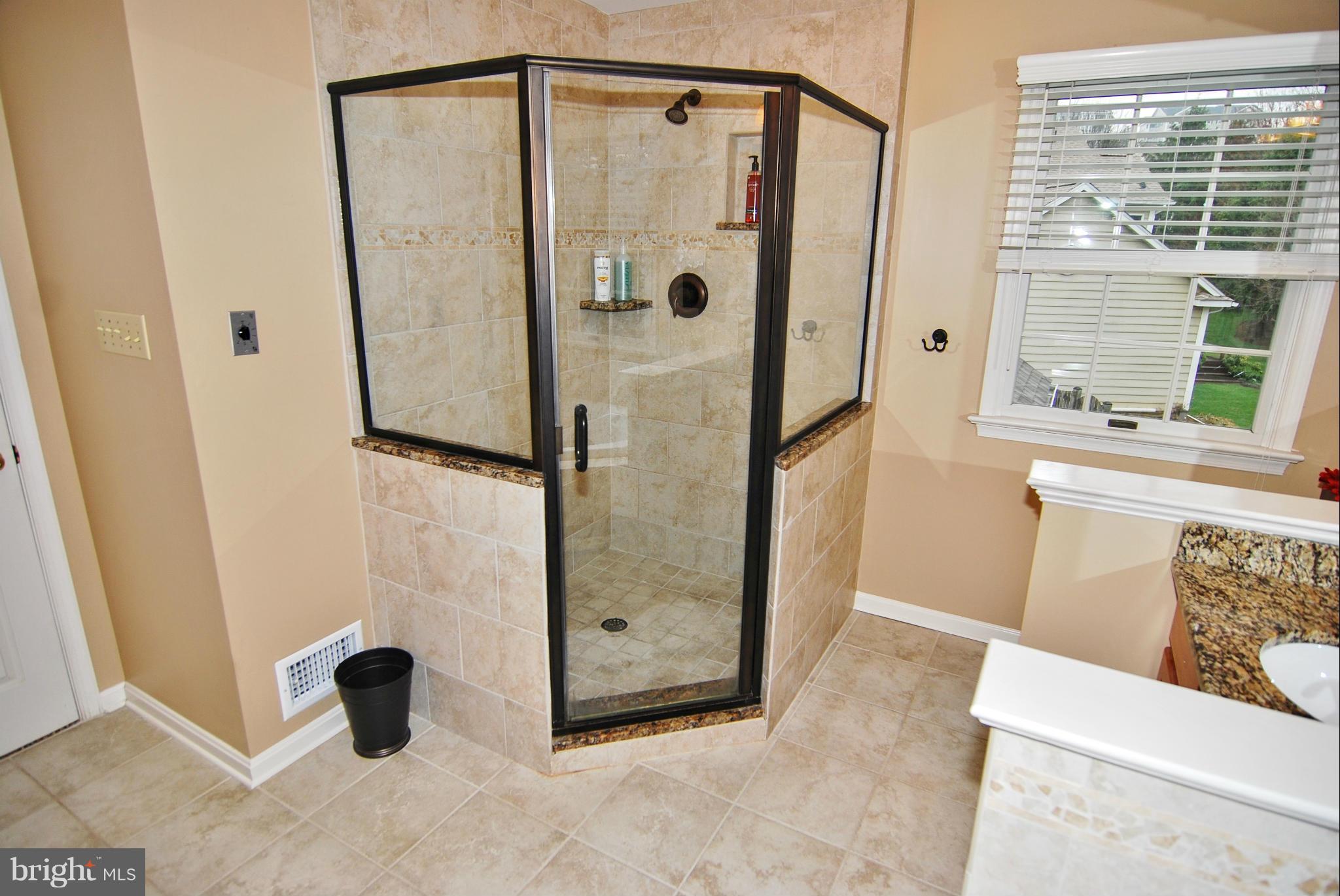 2216 Banner Hill Road Frederick, MD 21702 - Photo 18 of 30 Bath (Master)