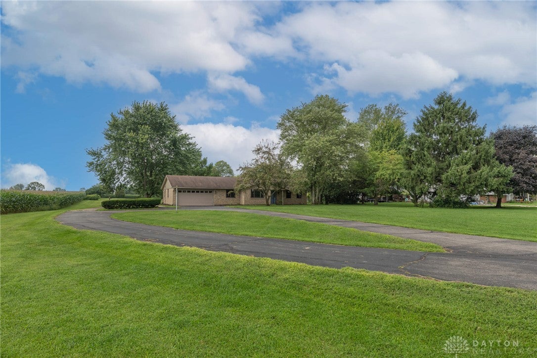 4845 Broadway Road Springfield, OH 45502 - Photo 3 of 37 Gallery Image 3