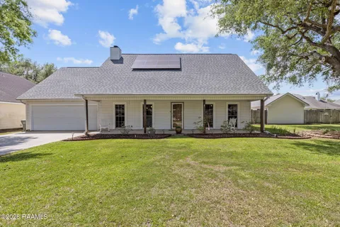 $375,000 | 134 Beacon Drive, Youngsville, LA 70592