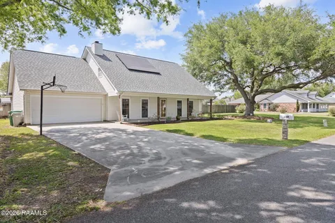 $375,000 | 134 Beacon Drive, Youngsville, LA 70592