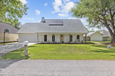 $375,000 | 134 Beacon Drive, Youngsville, LA 70592