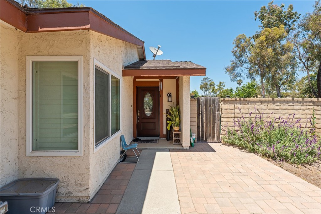 5259 Creekside Road Camarillo, CA 93012 - Photo 3 of 20