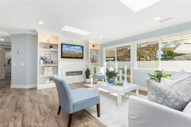 $609,950 | 2046 Via Mariposa East, Unit P, Laguna Woods, CA 92637