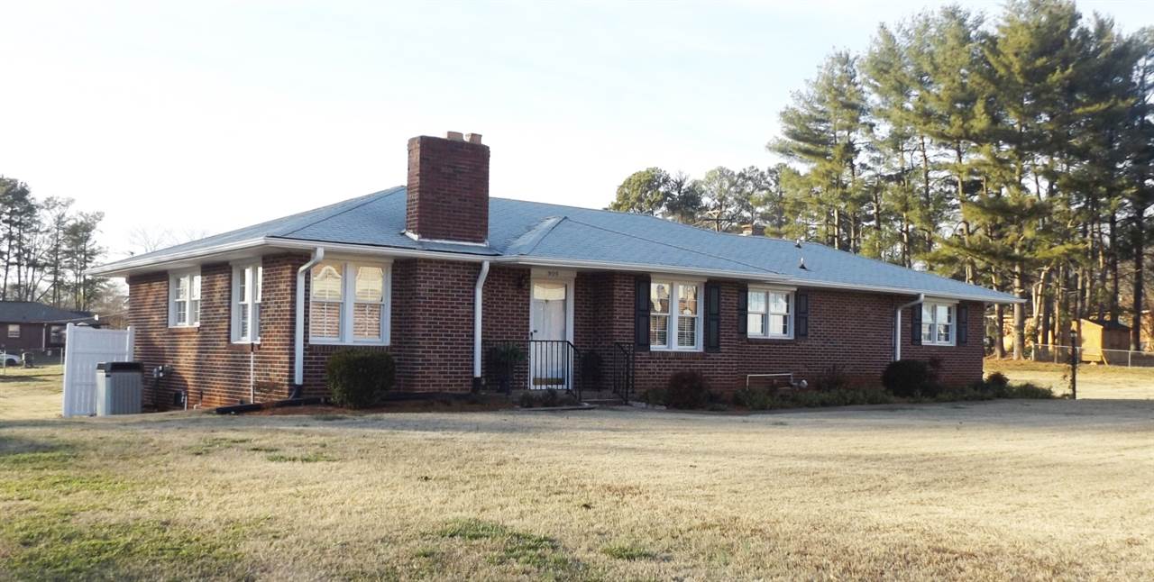 906 Plantation Road Anderson, SC 29621 - Photo 1 of 22