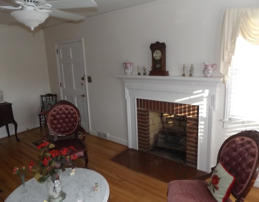 906 Plantation Road Anderson, SC 29621 - Photo 4 of 22