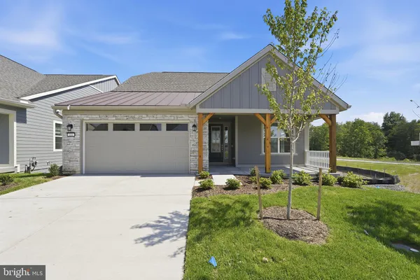 $749,990 | 104 Rhododendron Ct Lake, White Post, VA 22663