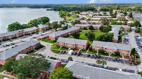 $180,000 | 120 Georgetown Drive, Unit 120, Casselberry, FL 32707