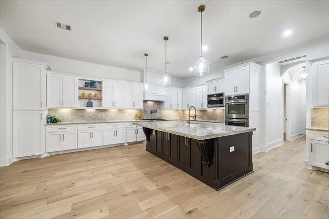 $1,950,000 | 19 Sanctuary Trail, Missouri City, TX 77459