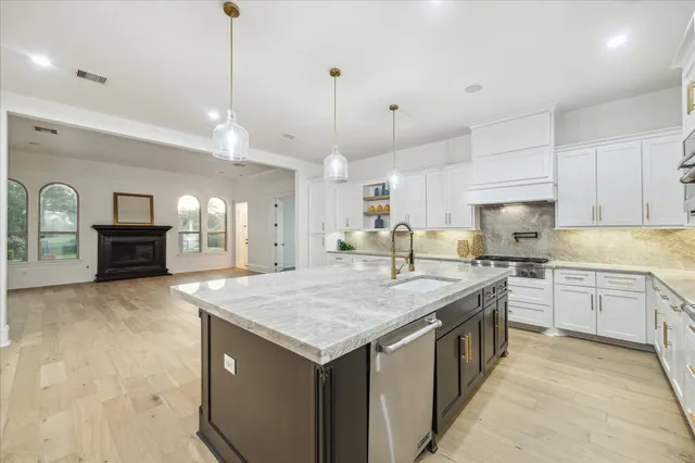 $1,950,000 | 19 Sanctuary Trail, Missouri City, TX 77459