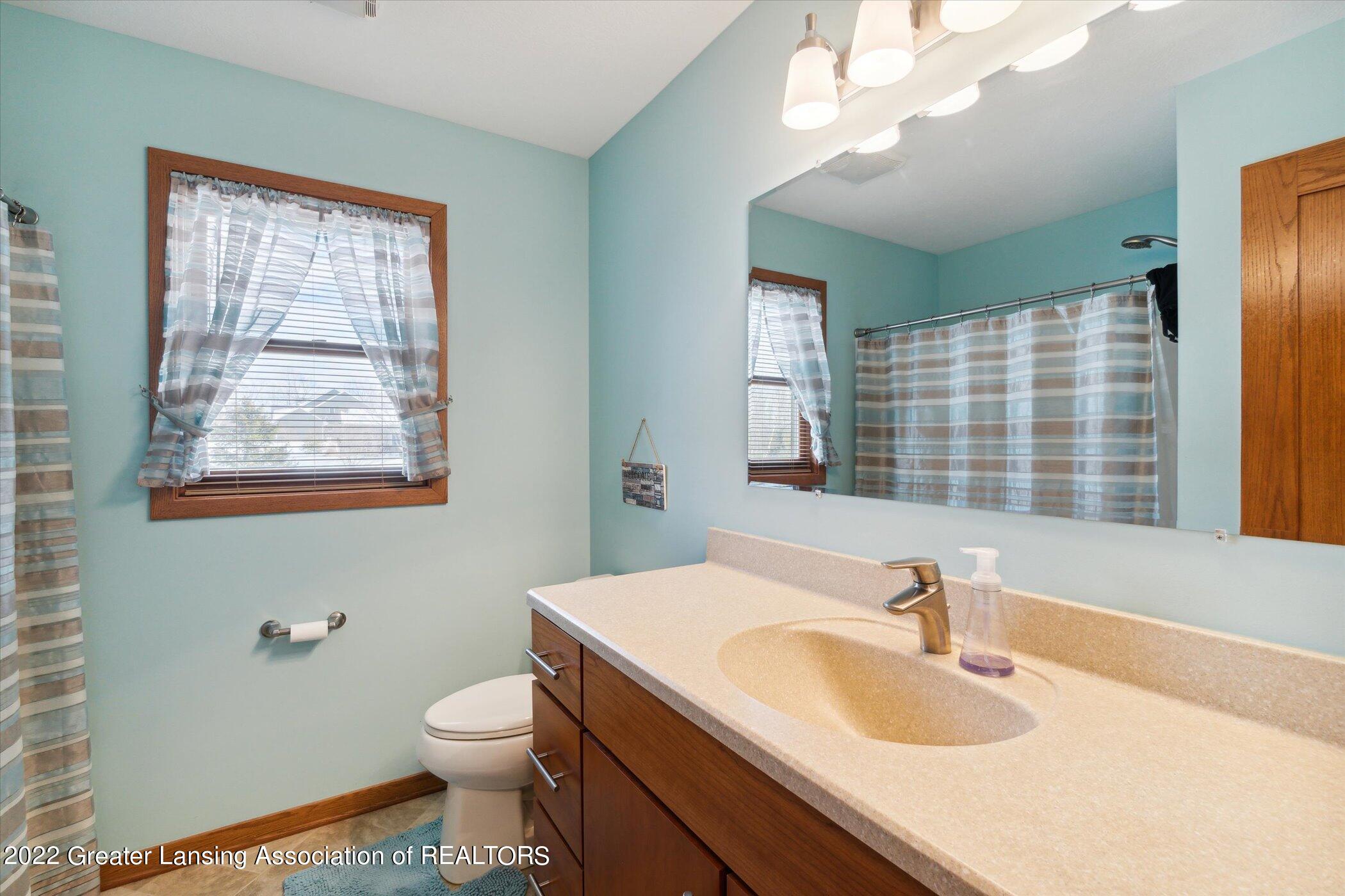 7855 West Howe Road Dewitt, MI 48820 - Photo 24 of 40 27-7855-W-Howe-Rd-DeWitt-MI-48820-Window