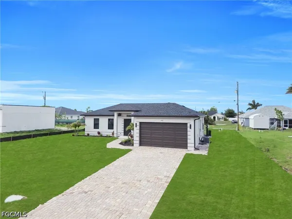 $369,000 | 513 Northwest 25th Terrace, Cape Coral, FL 33993