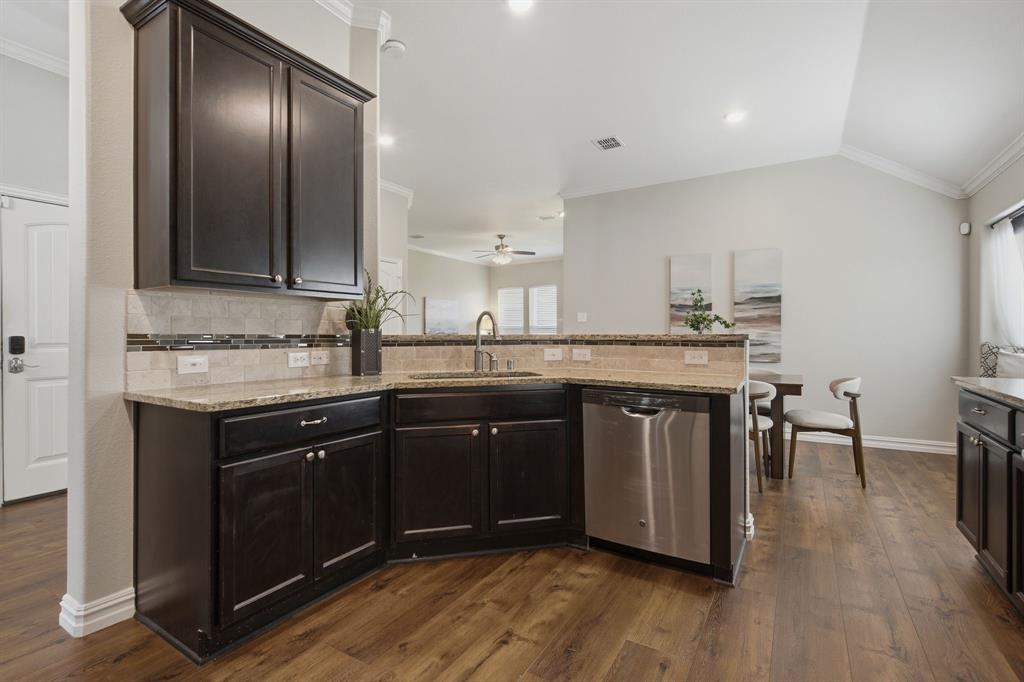545 Salida Road Fort Worth, TX 76052 - Photo 9 of 27
