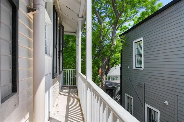 $1,600 | 5221 Magazine Street, Unit 4, New Orleans, LA 70115