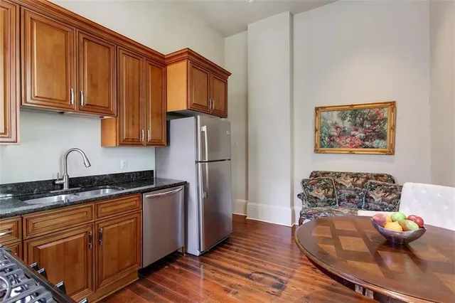 $1,600 | 5221 Magazine Street, Unit 4, New Orleans, LA 70115