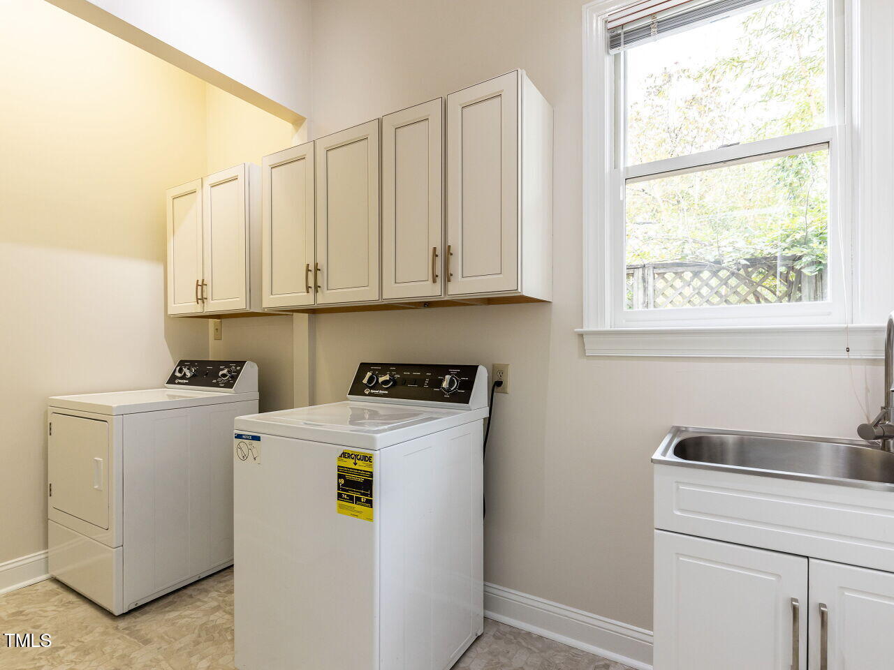 3108 Agecroft Road Raleigh, NC 27608 - Photo 23 of 42 023-1280x960-laundry-room