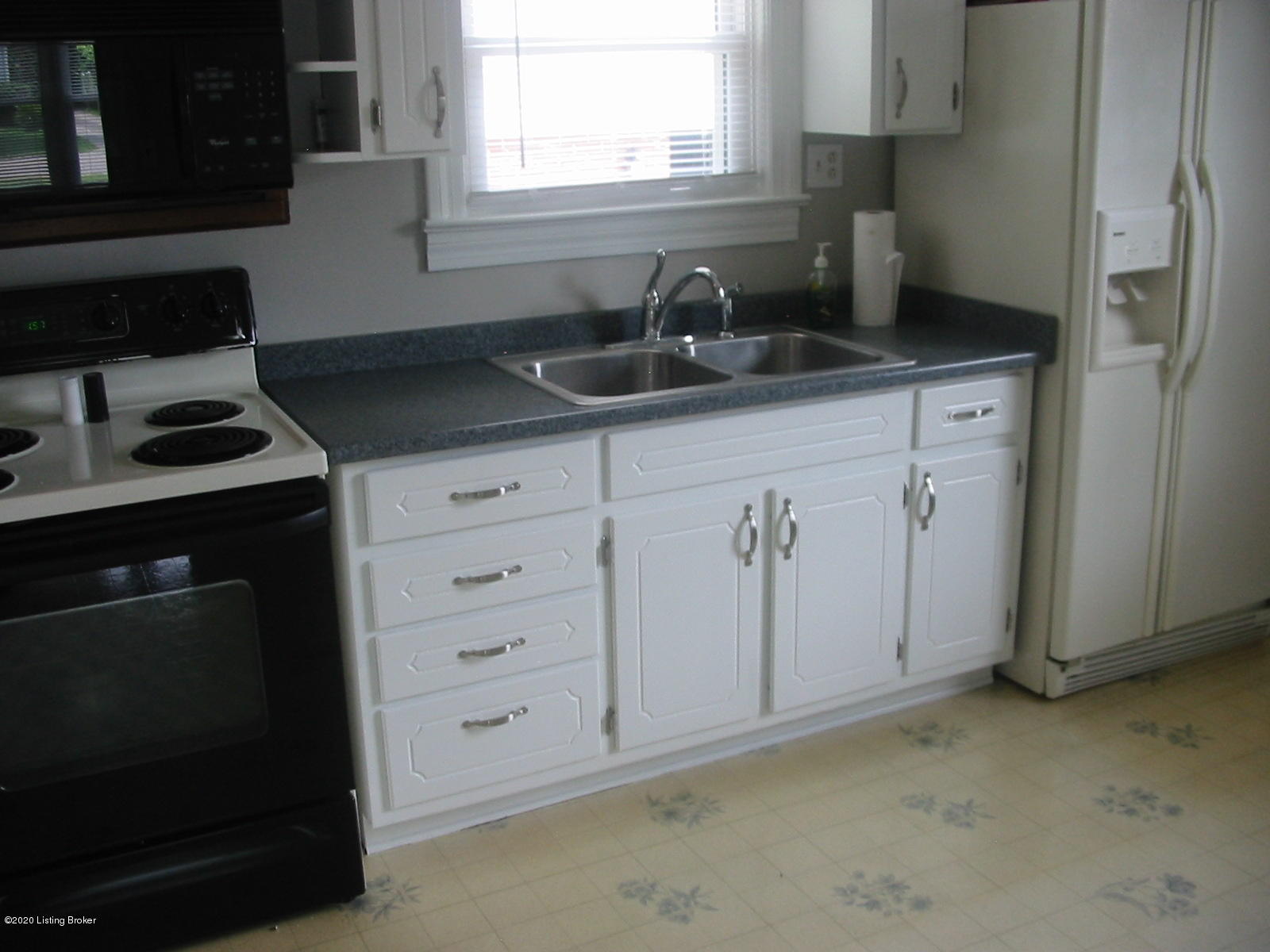 4909 Maryman Road Louisville, KY 40258 - Photo 4 of 22 014