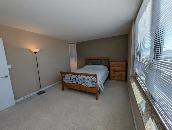 $325,000 | 720 West Gordon Terrace, Unit 6K, Chicago, IL 60613