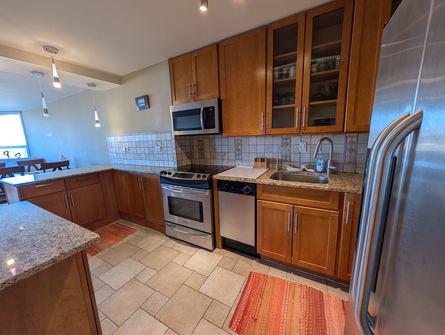 720 West Gordon Terrace, Unit 6K Chicago, IL 60613 - Photo 2 of 32