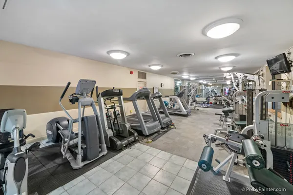 $325,000 | 720 West Gordon Terrace, Unit 6K, Chicago, IL 60613