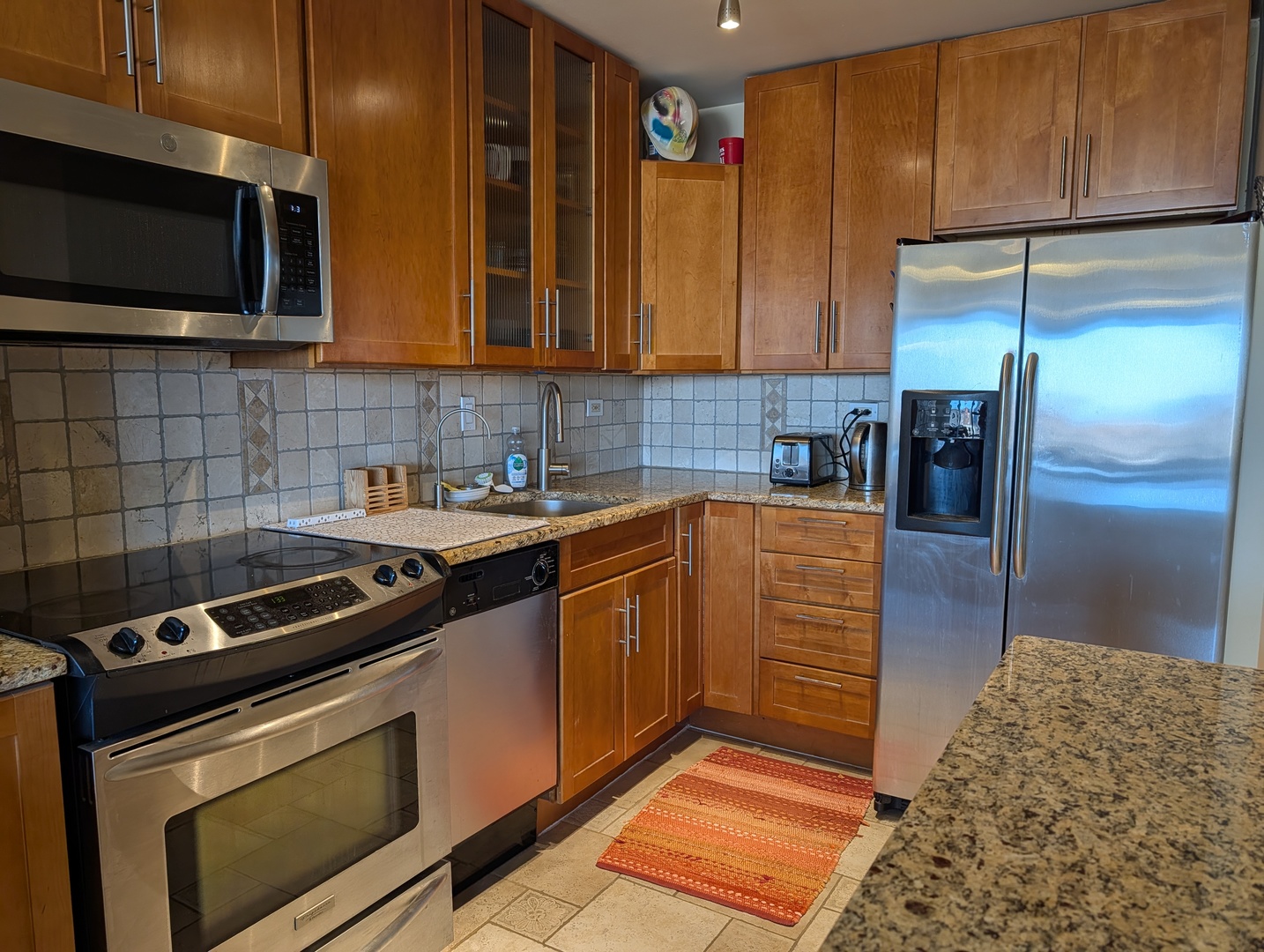 720 West Gordon Terrace, Unit 6K Chicago, IL 60613 - Photo 3 of 32