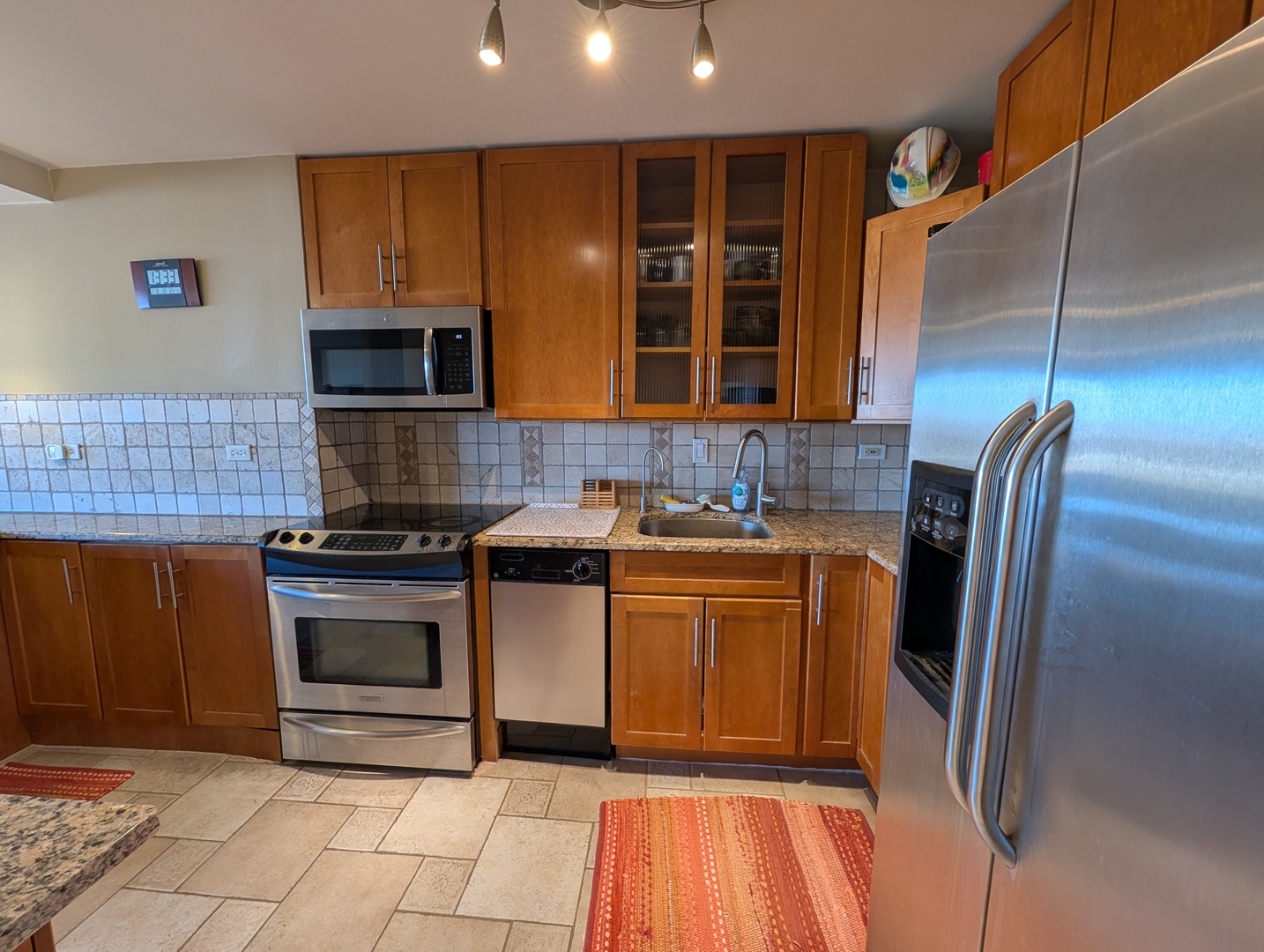 720 West Gordon Terrace, Unit 6K Chicago, IL 60613 - Photo 4 of 32